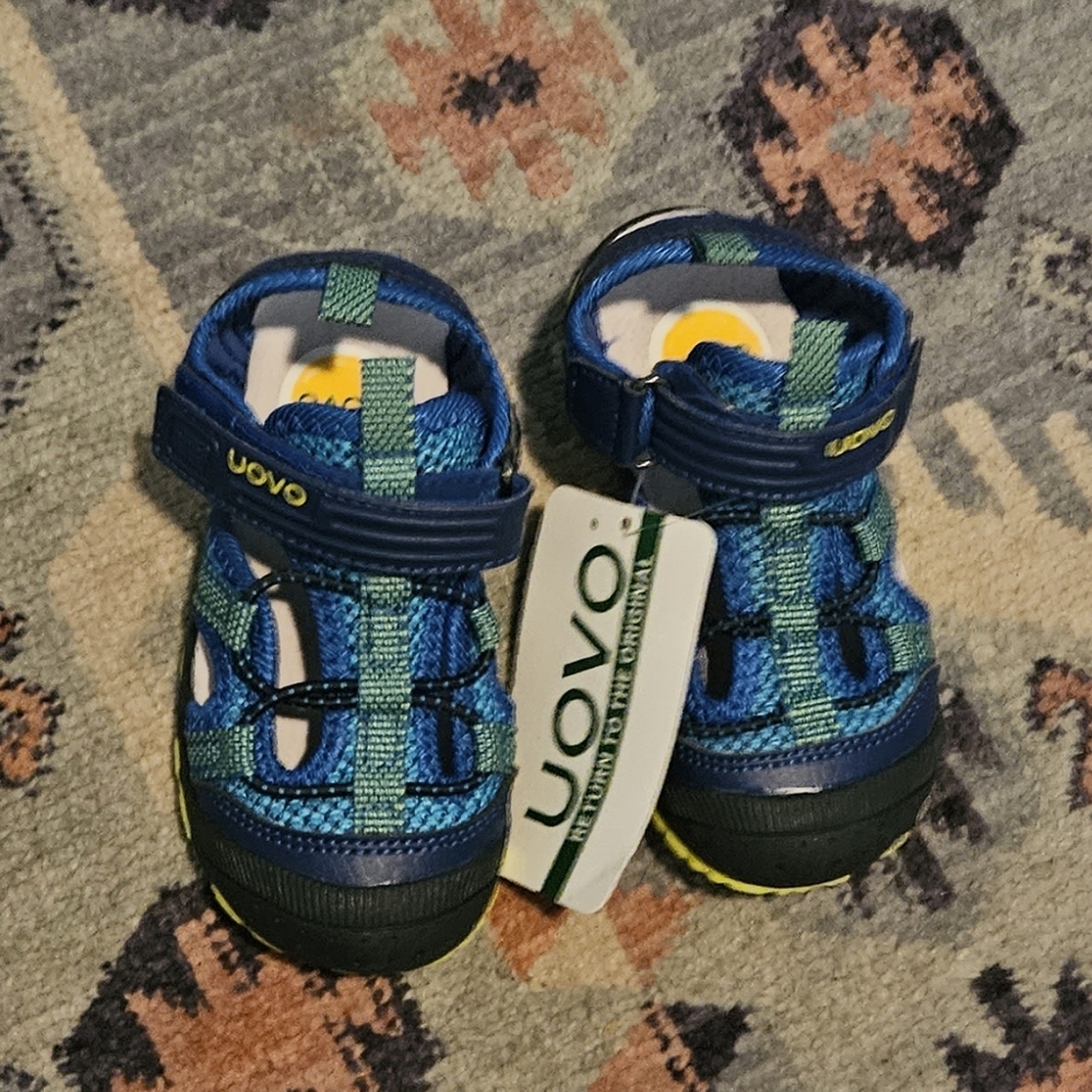 UOVO Boys Sandals Kids Sandals Hiking Athletic Closed-Toe Beach Summer Sandals 